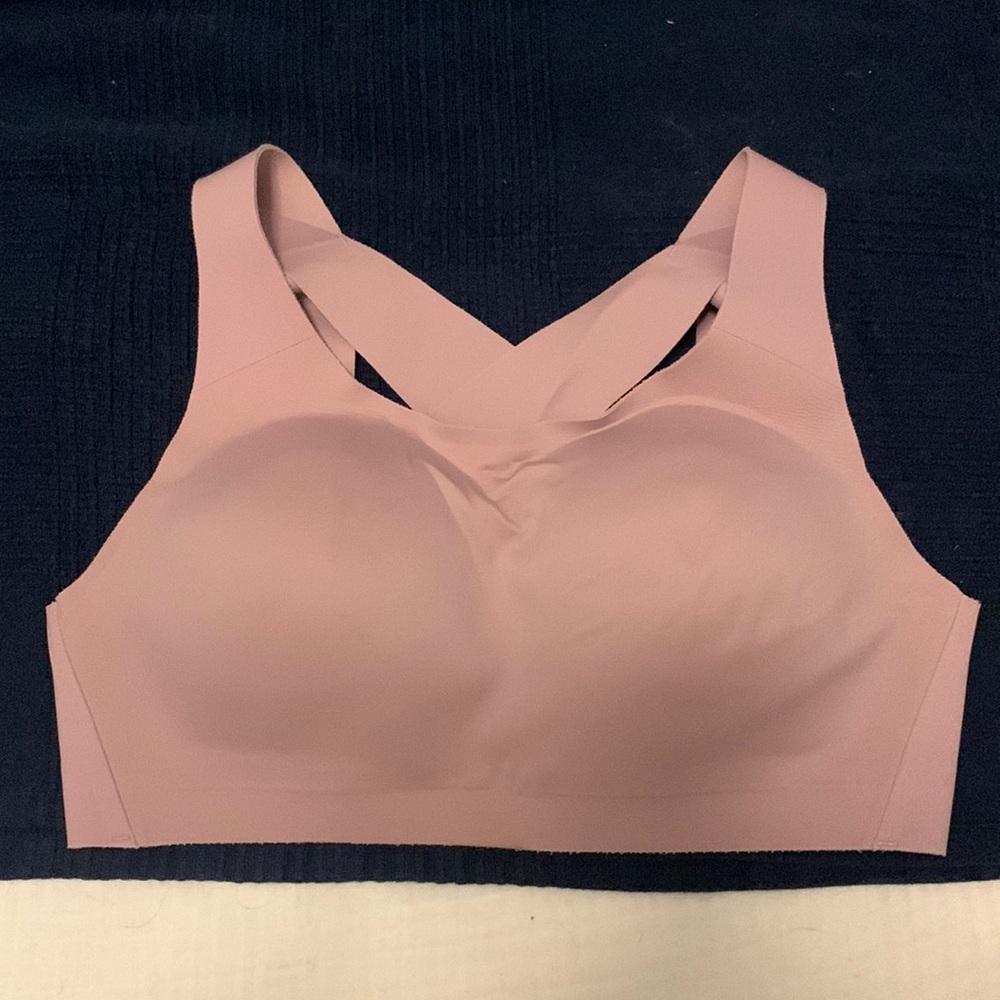 Lululemon Enlite Sports Bra 🍋